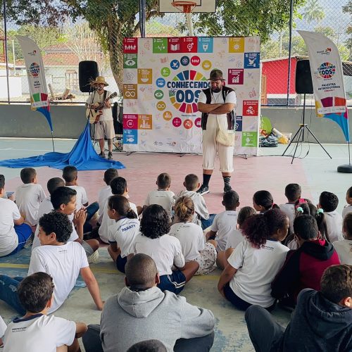 Projeto em escolas públicas em Uruçuí, no Piauí usou teatro para estimular criação artística entre alunos e professores