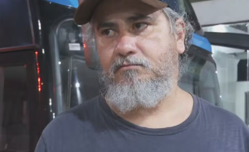 Brasileiro deportado dos EUA relata condições degradantes em voo e prisão