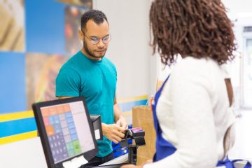 Ponto de venda ganha protagonismo em 2026 com tecnologia e experiências personalizadas